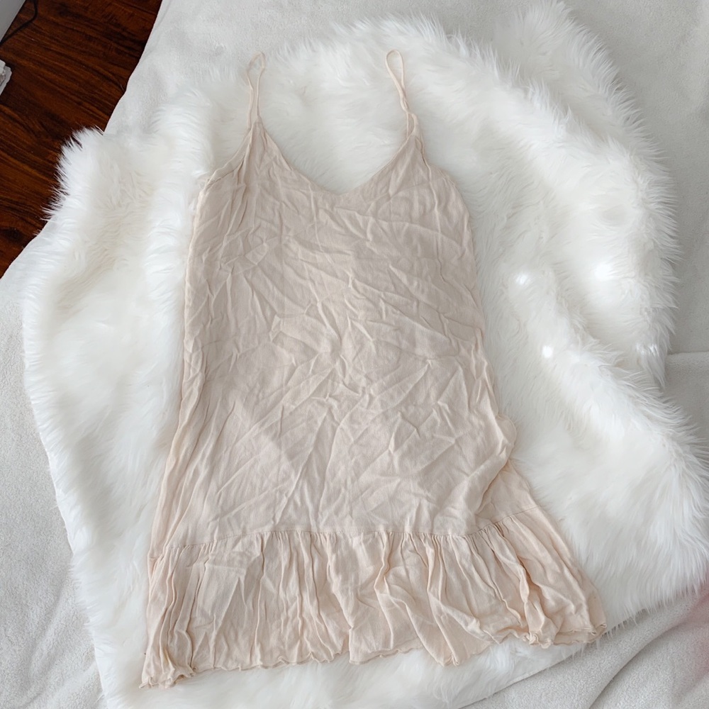 📌Creme ruffles bottom dress